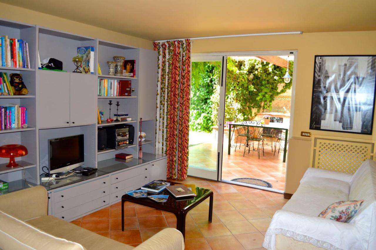 Casa Magnolia Apartment Гравина ди Катания Екстериор снимка